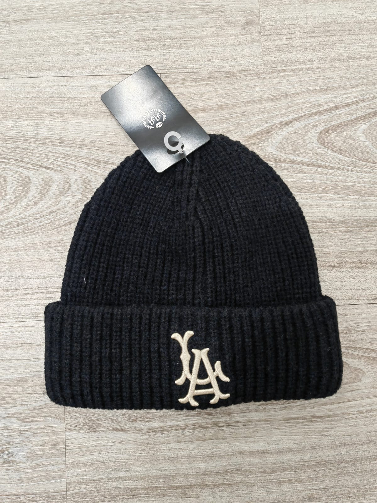 GORRO NEGRO LA 