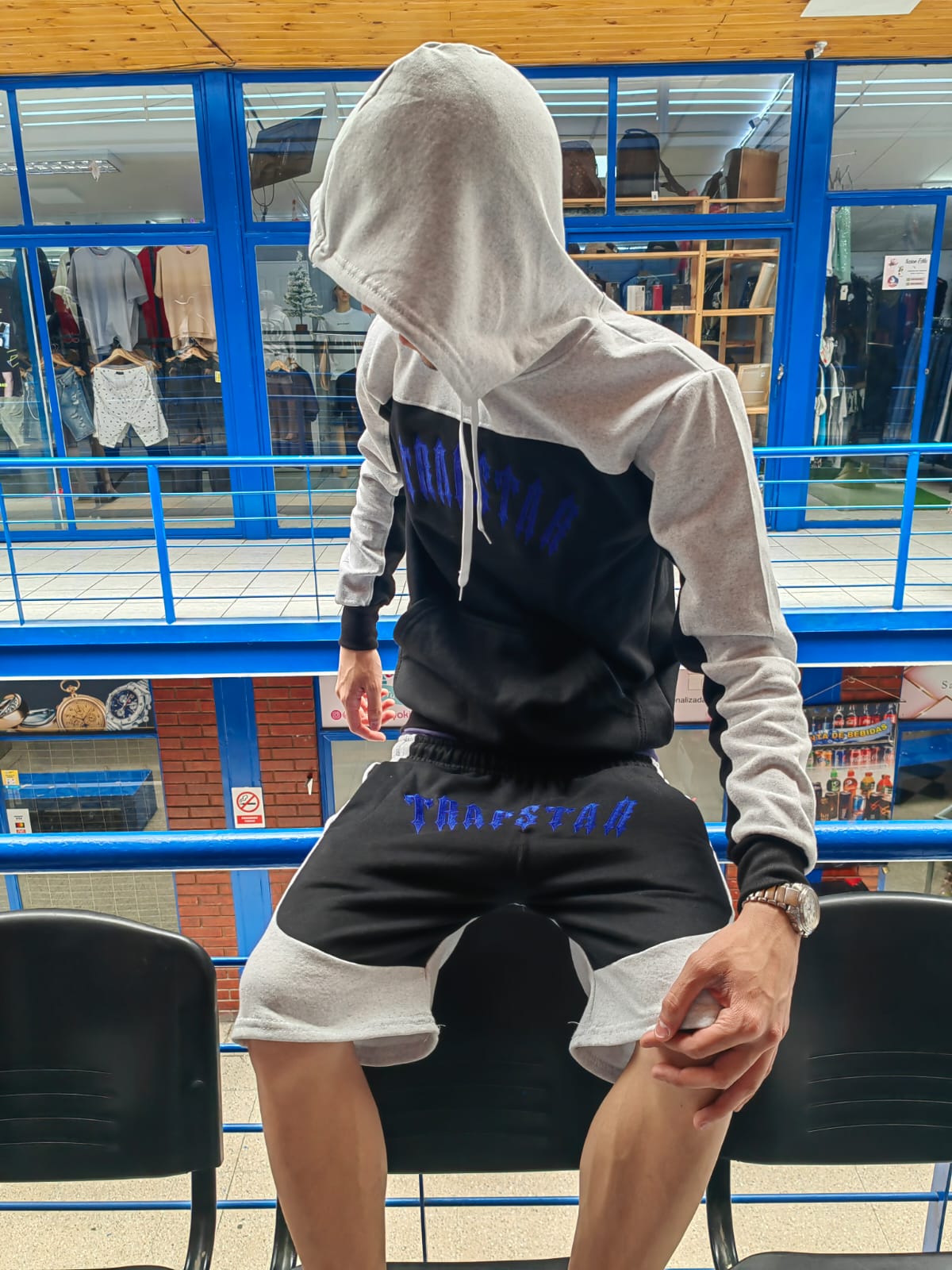 CONJUNTO TRAPSTAR POLERONSHORT GRIS. - Imagen principal