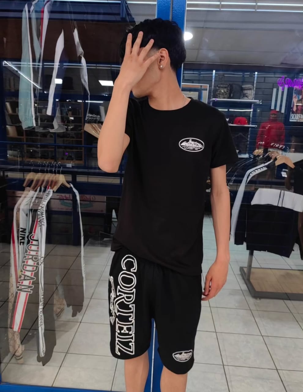 CONJUNTO CORTEIZ NEGRO POLERA SHORT  - Imagen principal