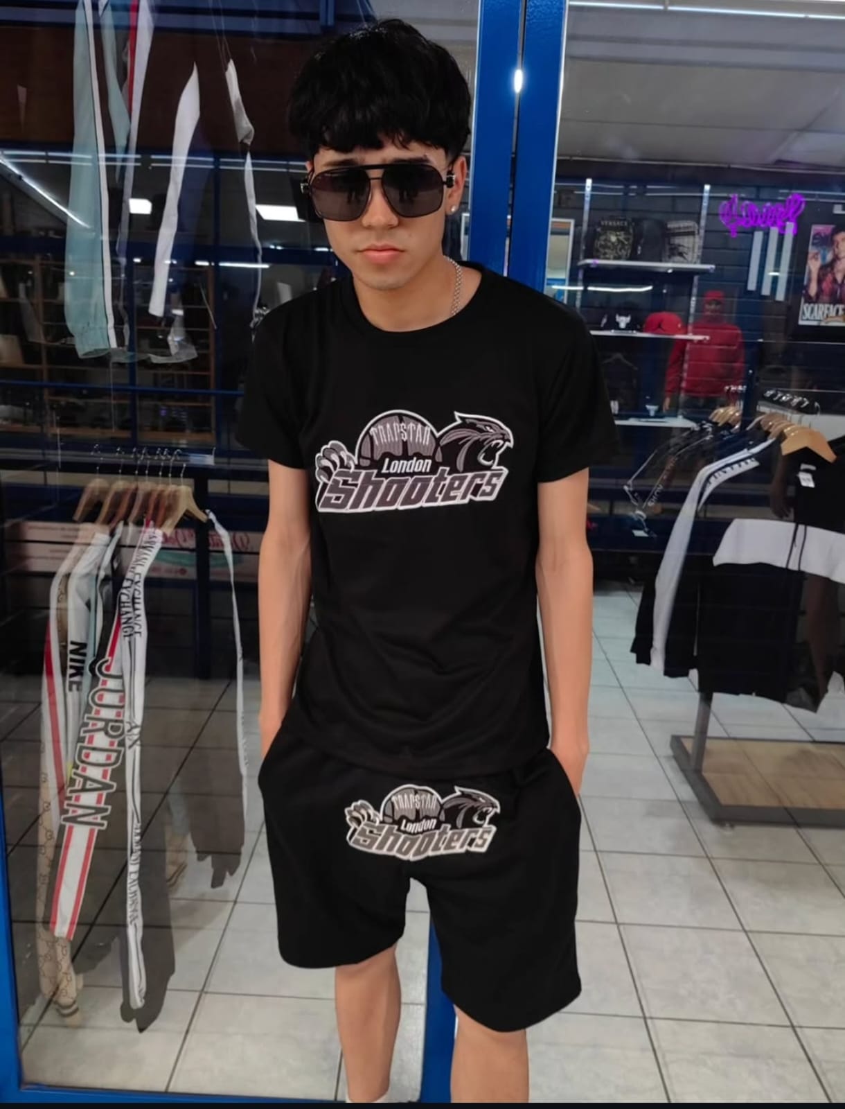CONJUNTO TRAPSTAR POLERA SHORT NEGRO  - Imagen principal