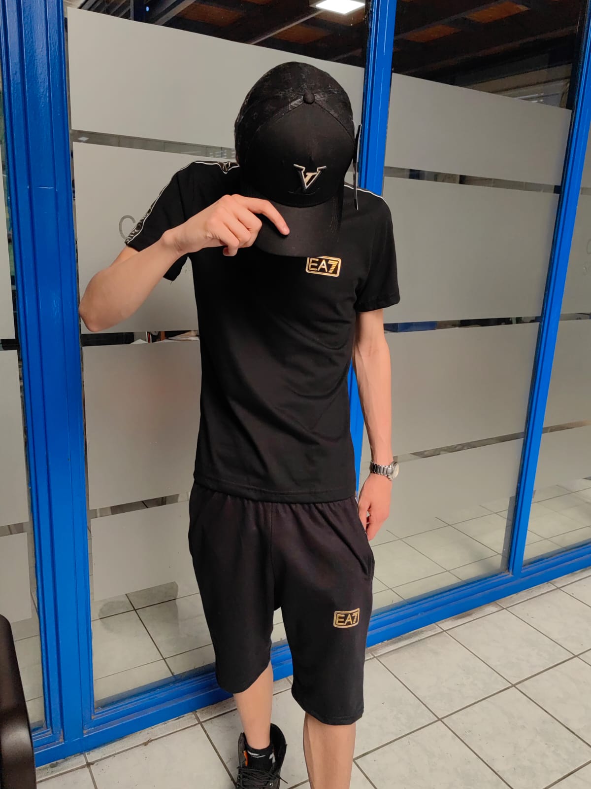 CONJUNTO EMPORIO ARMANI POLERA SHORT NEGRO  - Imagen principal