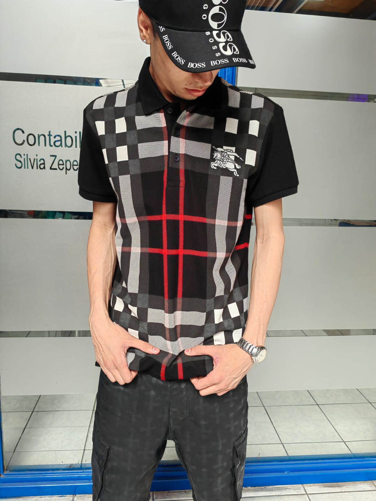 POLERA G5 PIQUE BURBERRY NEGRA  - Imagen principal