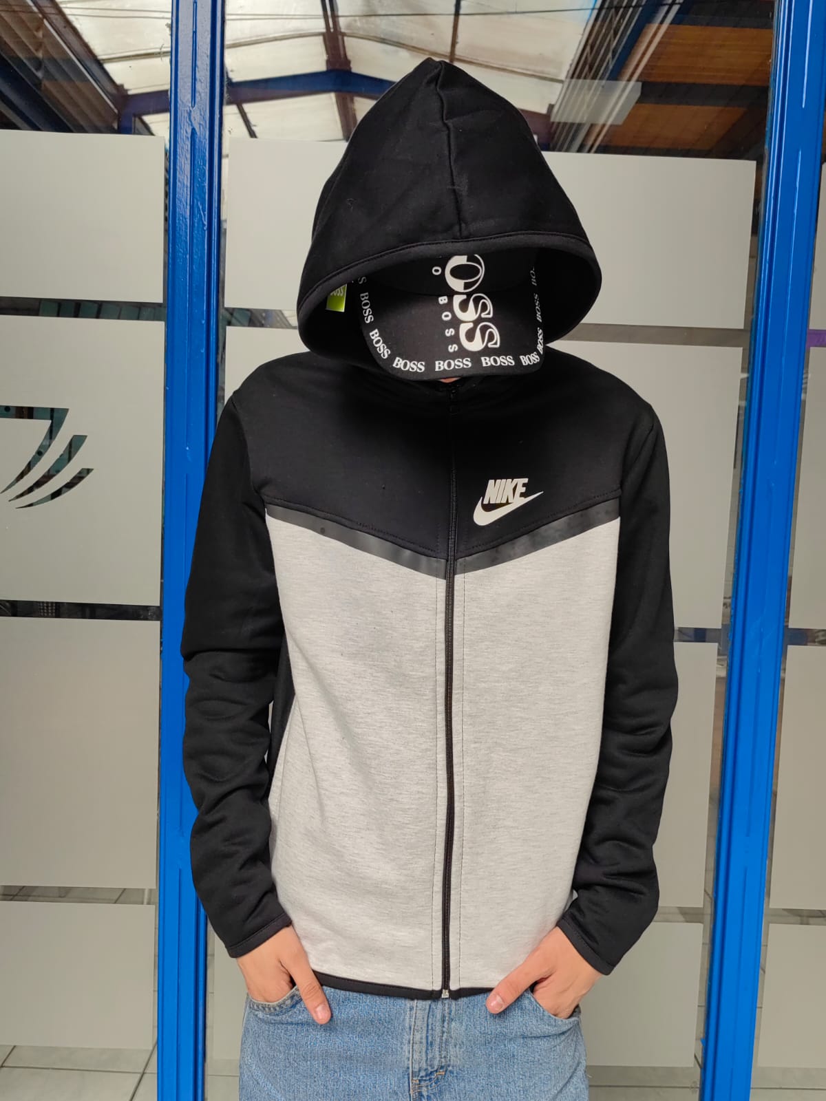 POLERON NIKE TECH NEGRO GRIS - Imagen principal