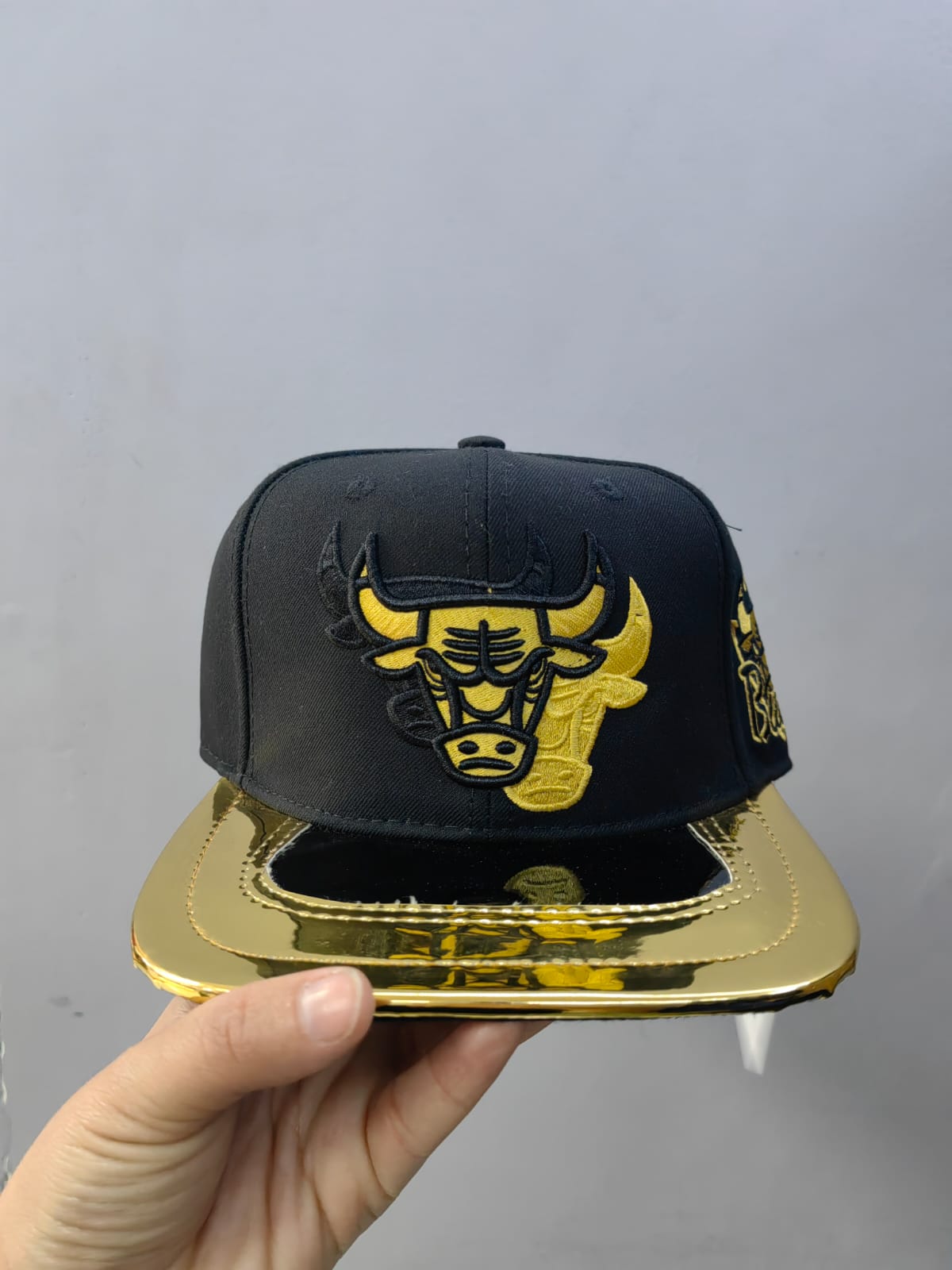 JOCKEY BULLS NEGRO DORADO  - Imagen principal