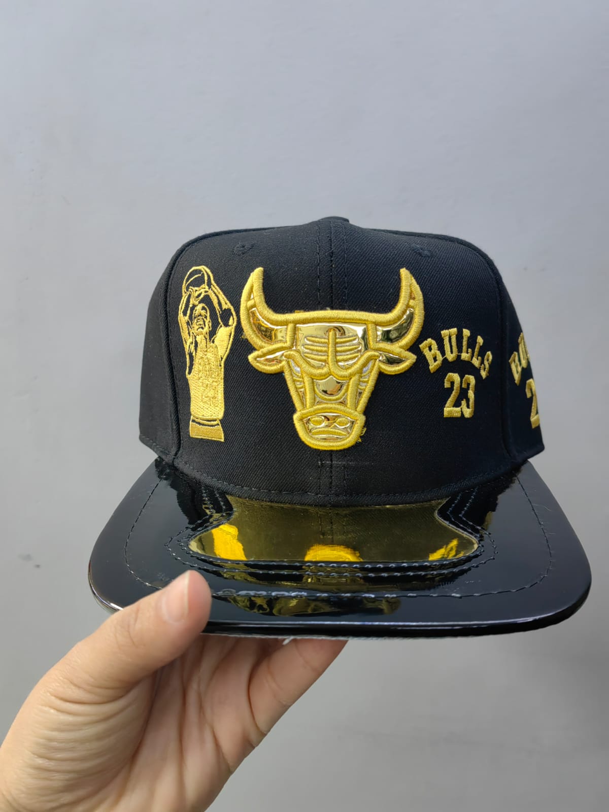 JOCKEY BULLS NEGRO DORADO  - Imagen principal