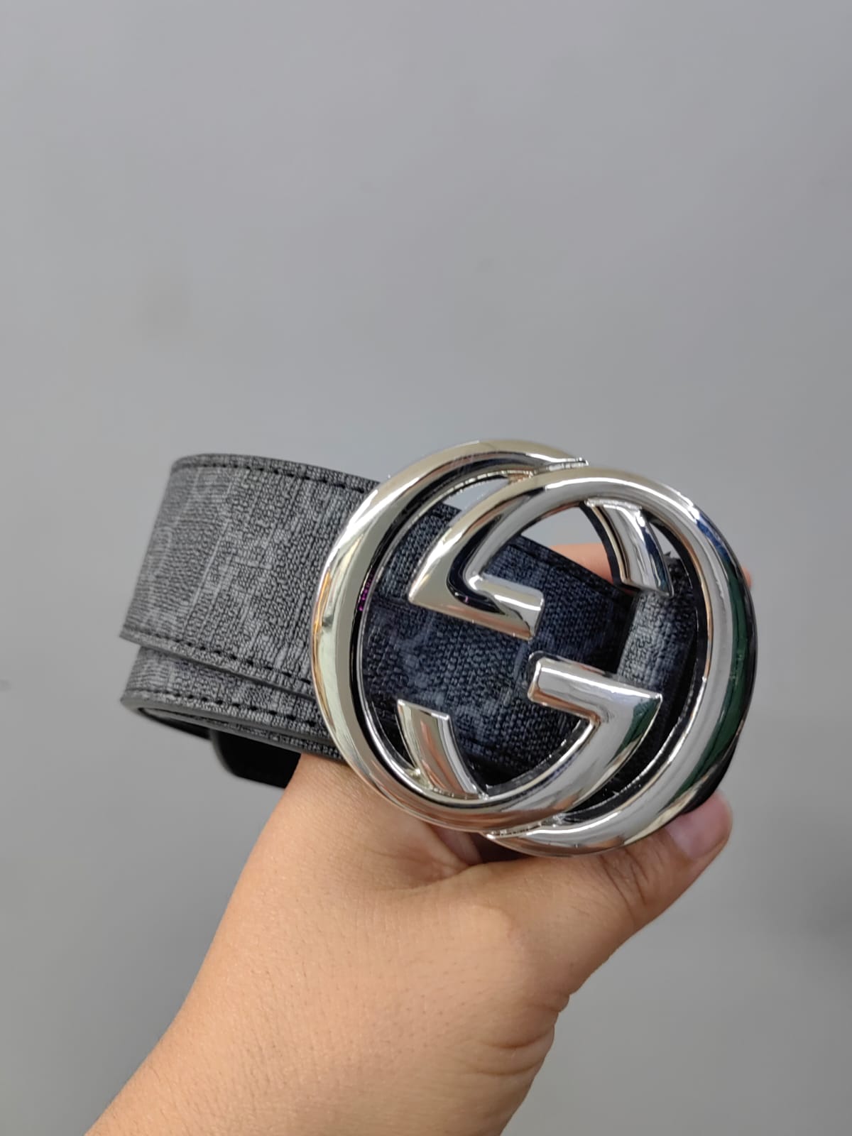 CINTURON GUCCI GRIS  - Imagen principal