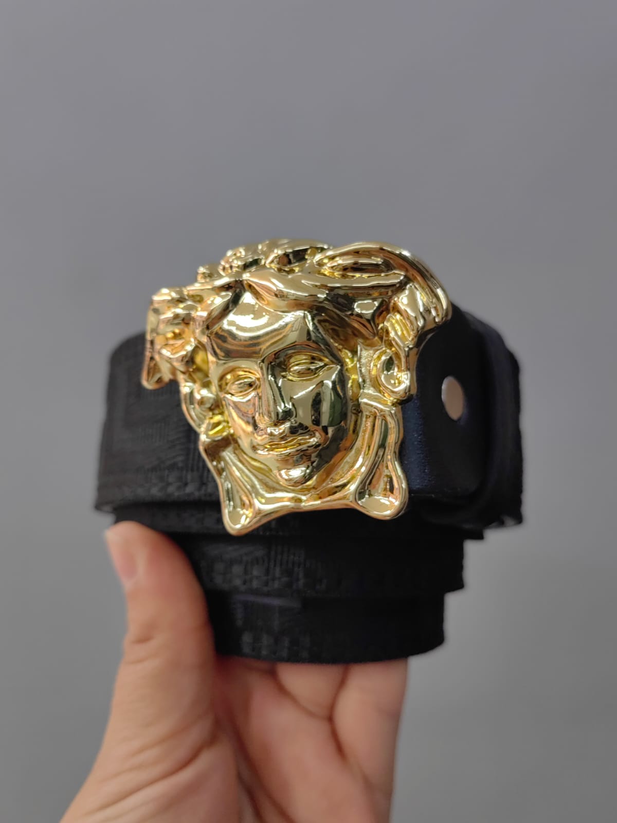 CINTURON VERSACE NEGRO DORADO  - Imagen principal