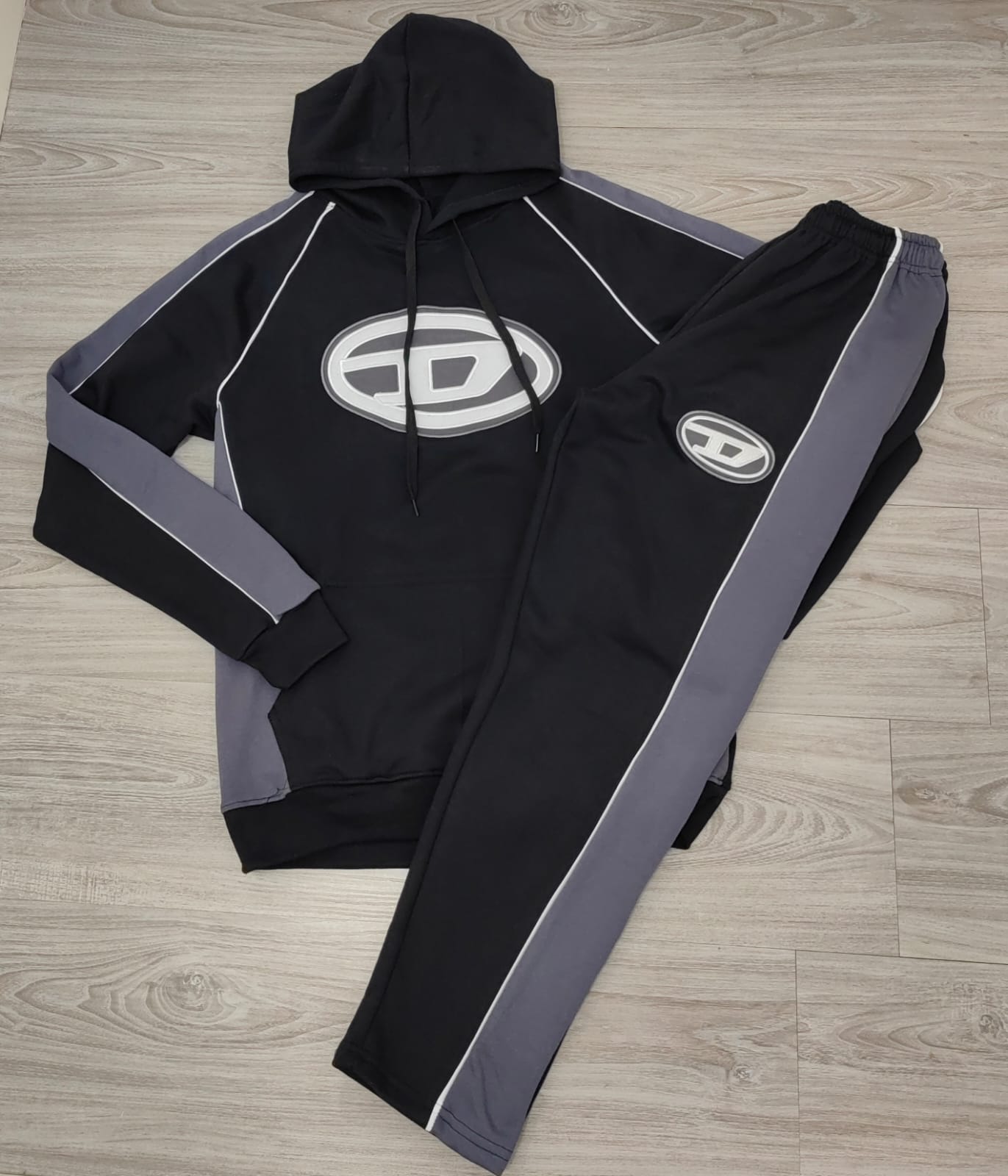 CONJUNTO DIESEL POLERON CAPUCHA BUZO  - Imagen principal