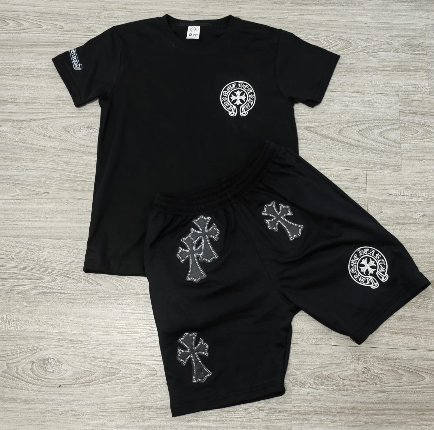 CONJUNTO CHROME HEARTS POLERA SHORT CRUZ 