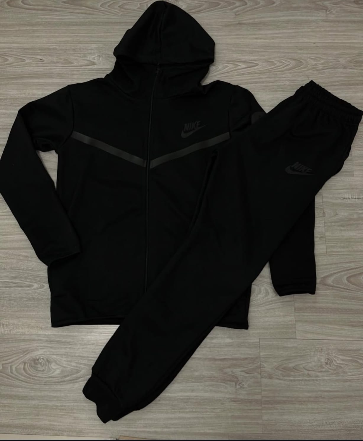 CONJUNTO NIKE TECH NEGRO POLERON BUZO 