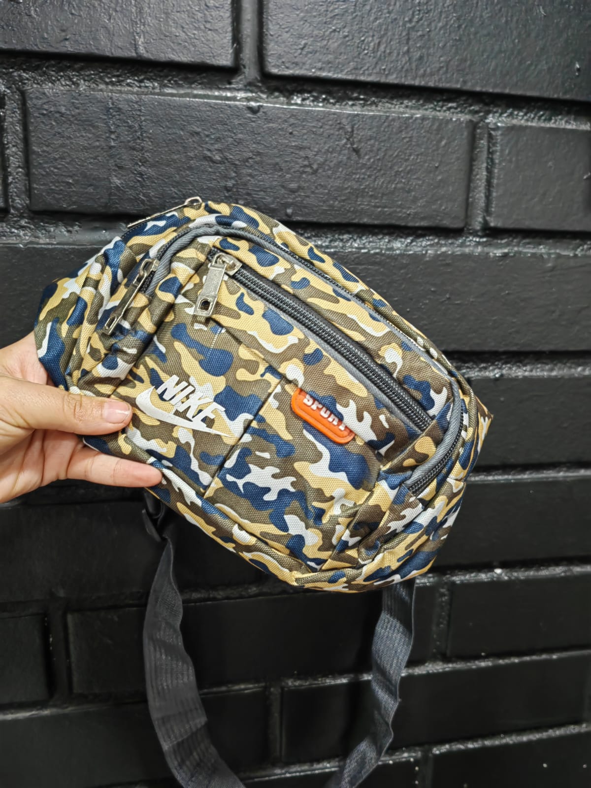 BANANO NIKE MILITAR  - Imagen principal