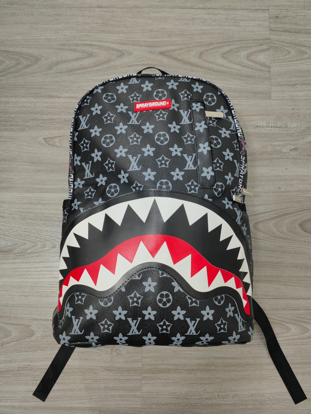 MOCHILA SPRAYGROUND CON LOUIS VUITTON  GRIS 
