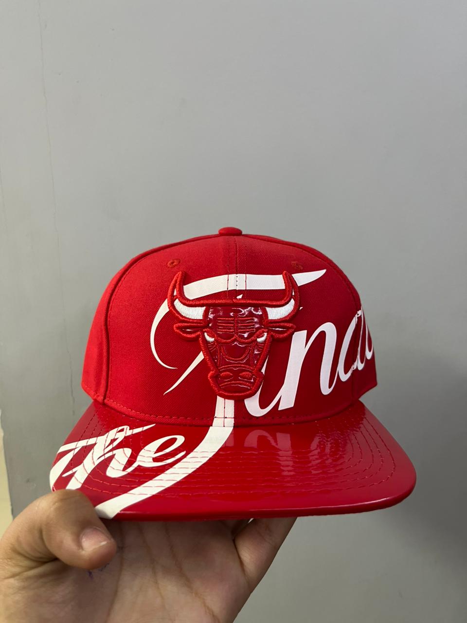 JOCKEY BULLS ROJO LETRAS BLANCA  - Imagen principal