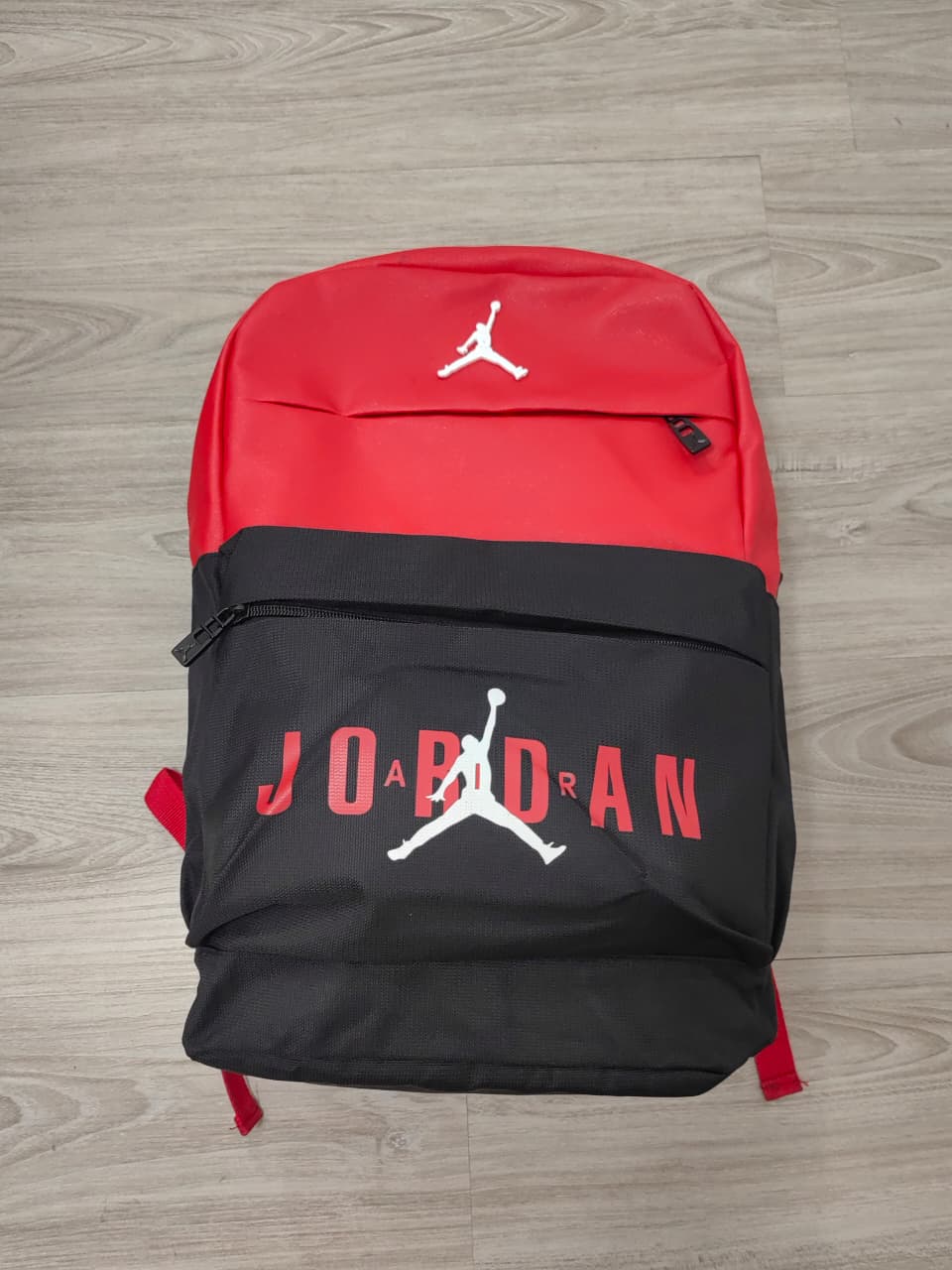 MOCHILA  JORDAN NEGRA CON ROJO  - Imagen principal