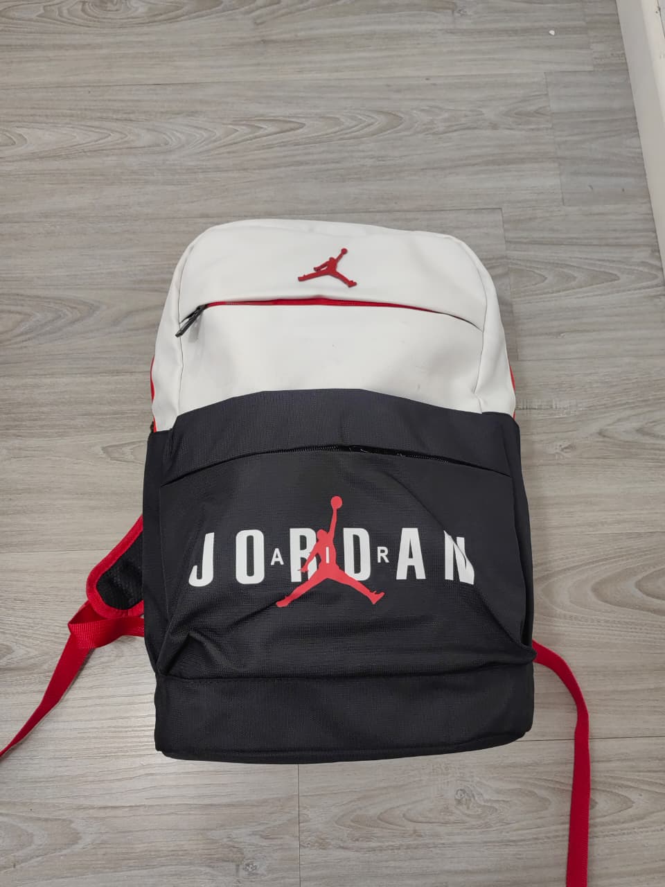 MOCHILA JORDAN NEGRA CON BLANCO  - Imagen principal