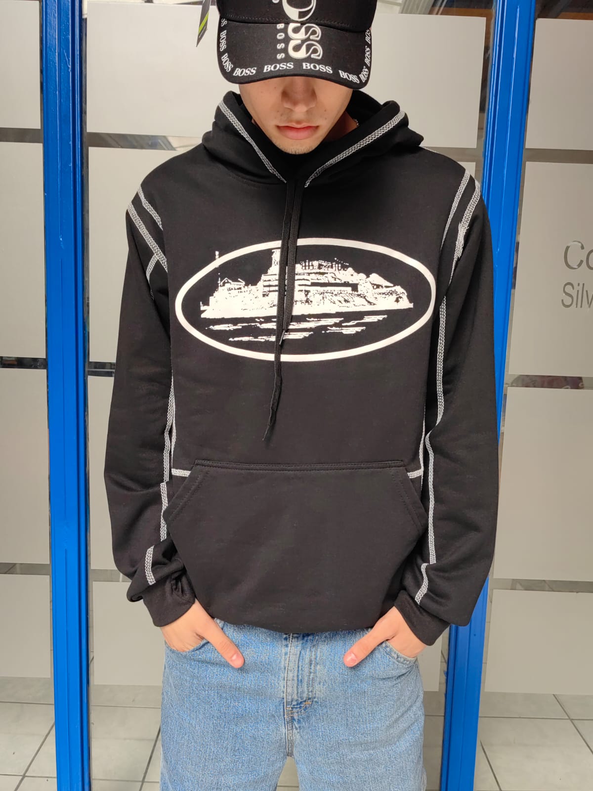 POLERON CORTEIZ NEGRO COSTURA BLANCA  - Imagen principal