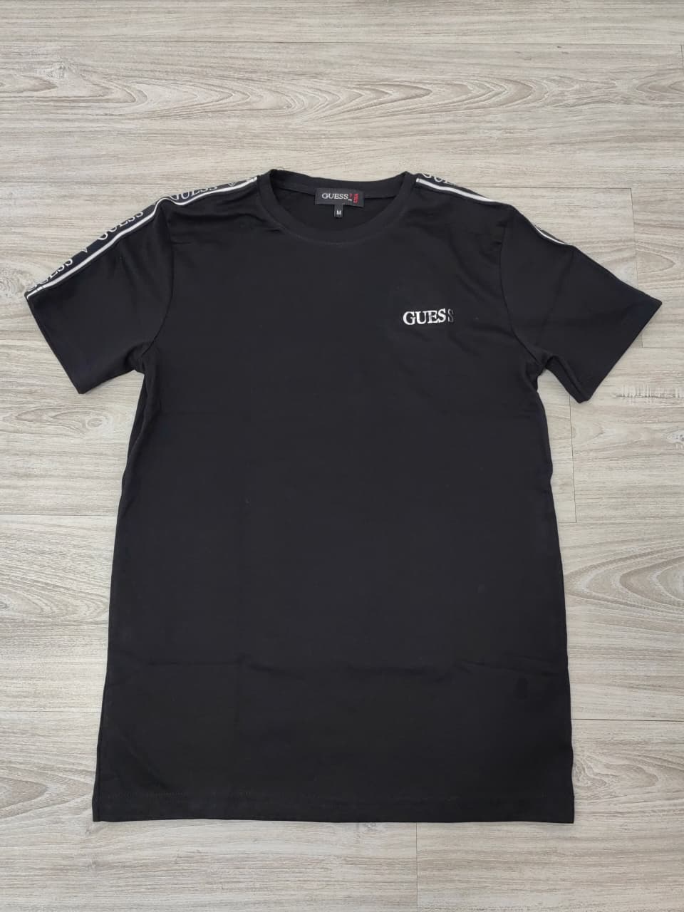 POLERA GUESS NEGRA  - Imagen principal