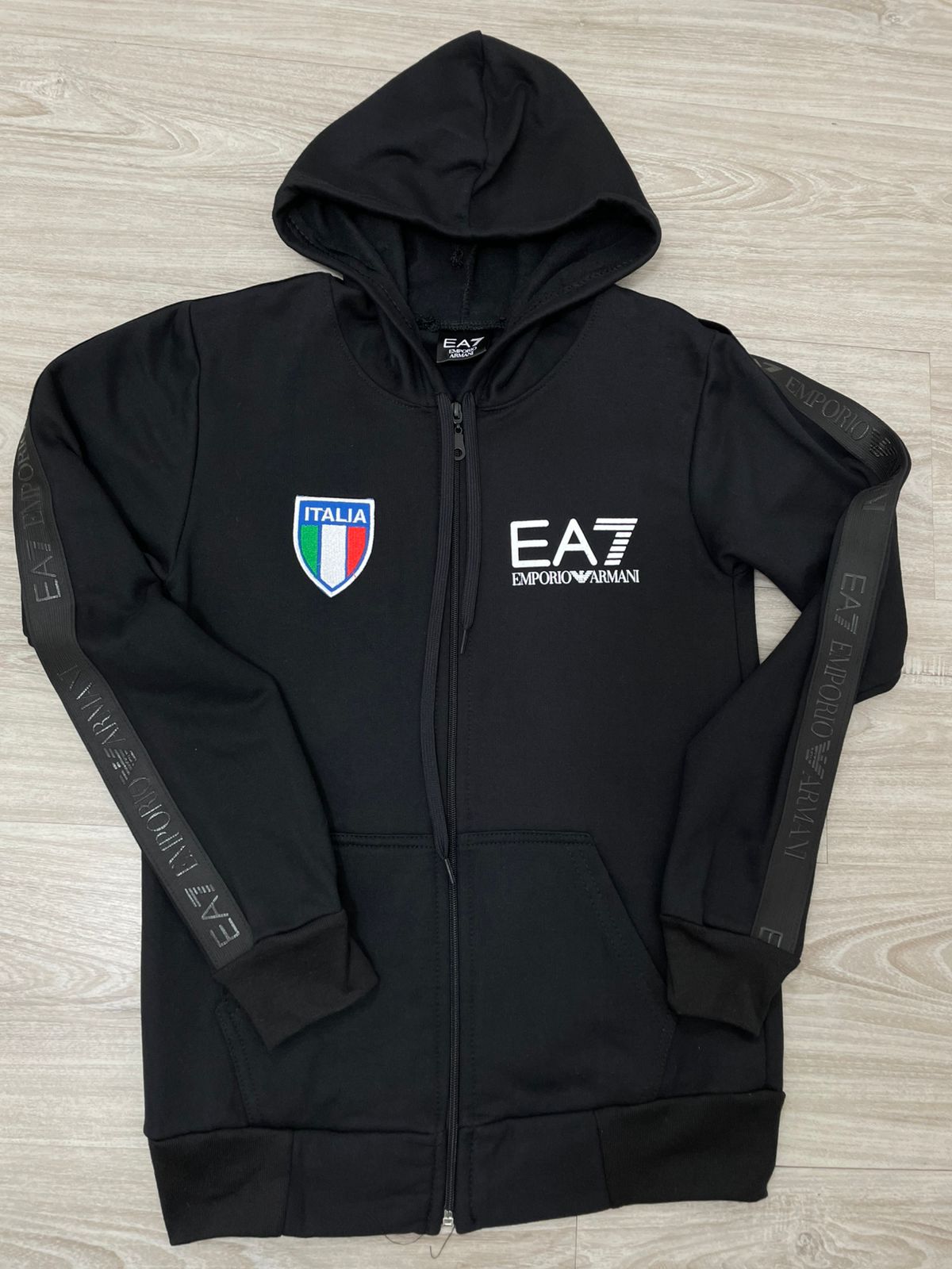POLERON EMPORIO ARMANI NEGRO LOGO ITALIA 