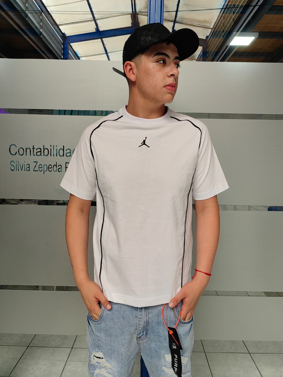 POLERA G5 JORDAN BLANCA LINEAS NEGRA  - Imagen principal