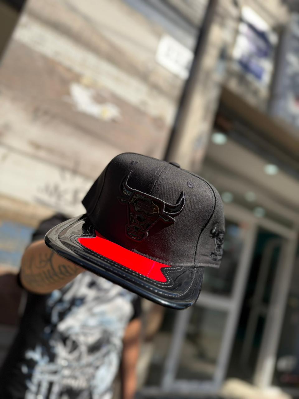 JOCKEY PLANO BULLS NEGRO-ROJO CUERO HOMBRE - Imagen principal