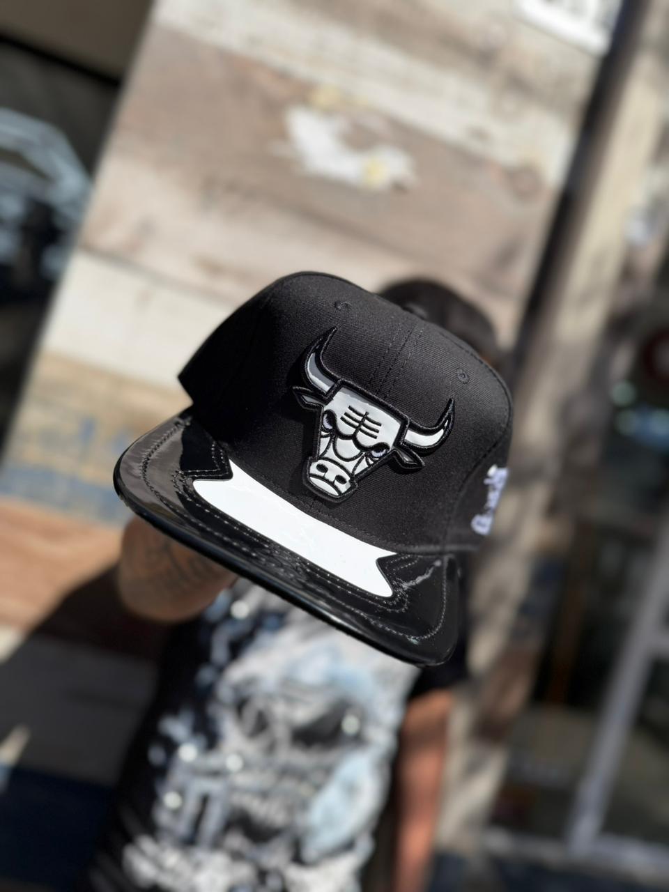 JOCKEY PLANO BULLS NEGRO-BLANCO CUERO HOMBRE  - Imagen principal