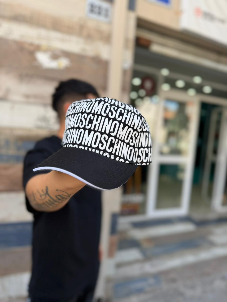 JOCKEY CURVO MOSCHINO BRILLO LOGO BLACK-BLANCO HOMBRE - Imagen principal