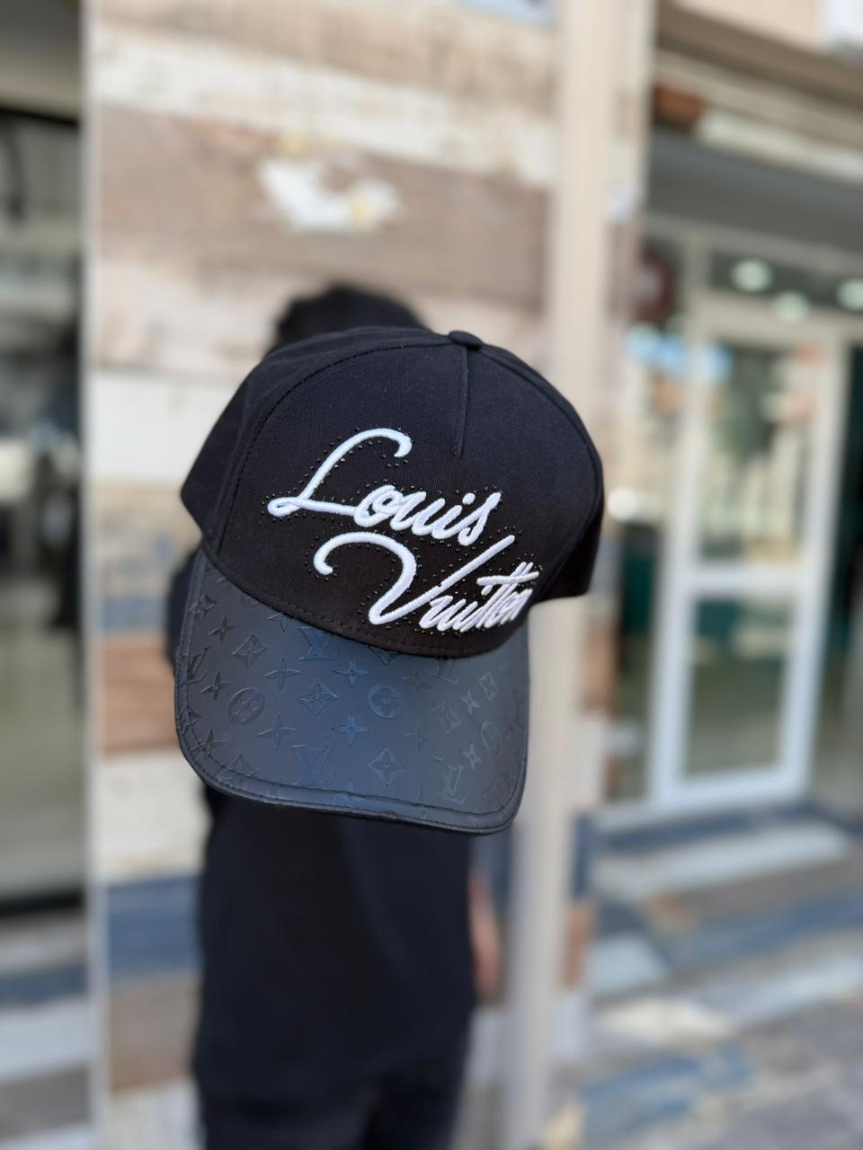 JOCKEY CURVO LOUIS VUITTON BRILLO BLACK LETRA HOMBRE - Imagen principal