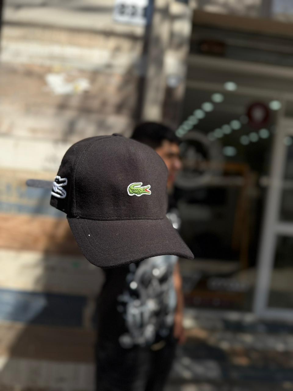 JOCKEY CURVO LACOSTE NEGRO LOGO VERDE HOMBRE - Imagen principal