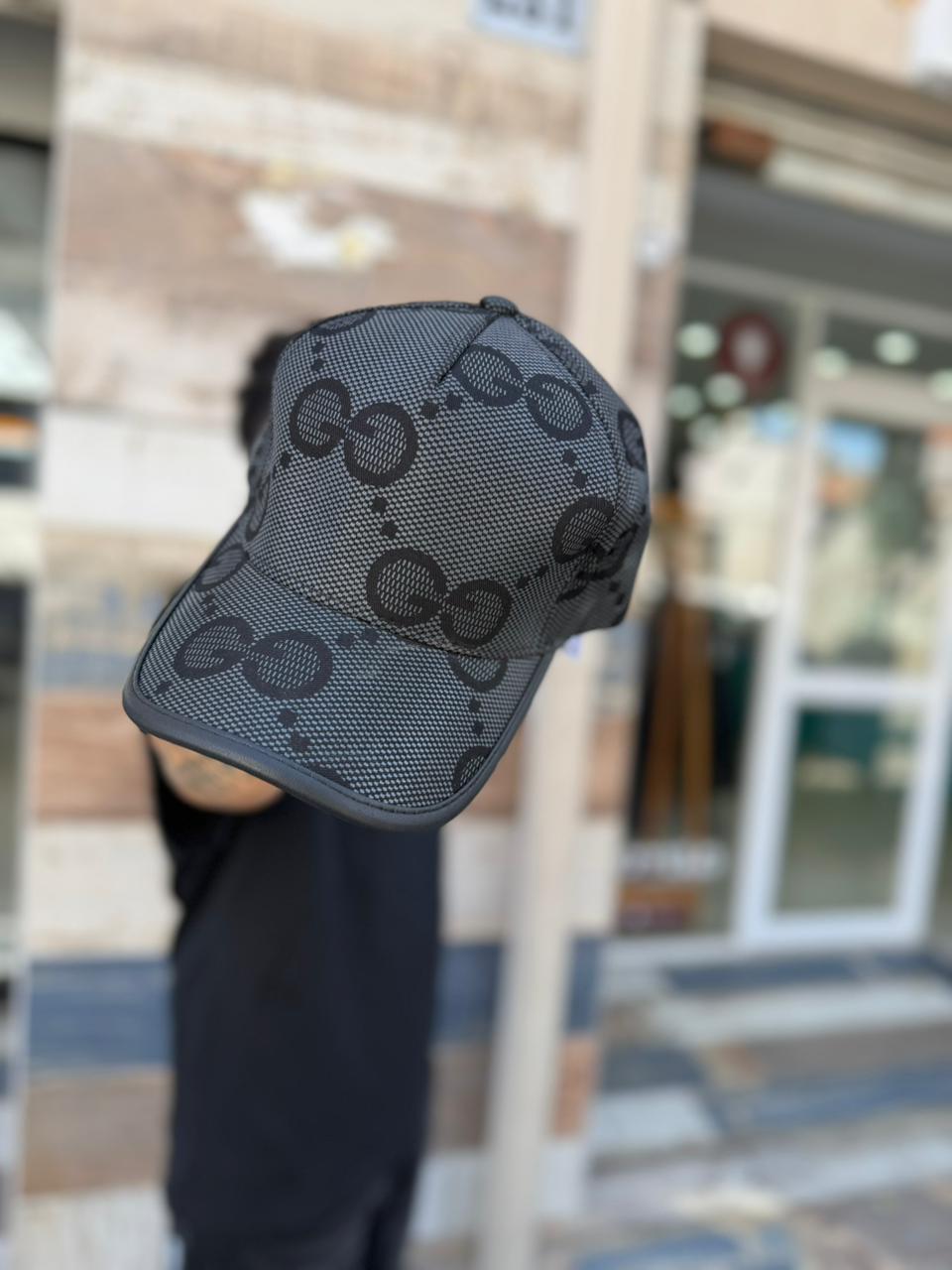 JOCKEY CURVO GUCCI BLACK-GRIS LOGO HOMBRE - Imagen principal