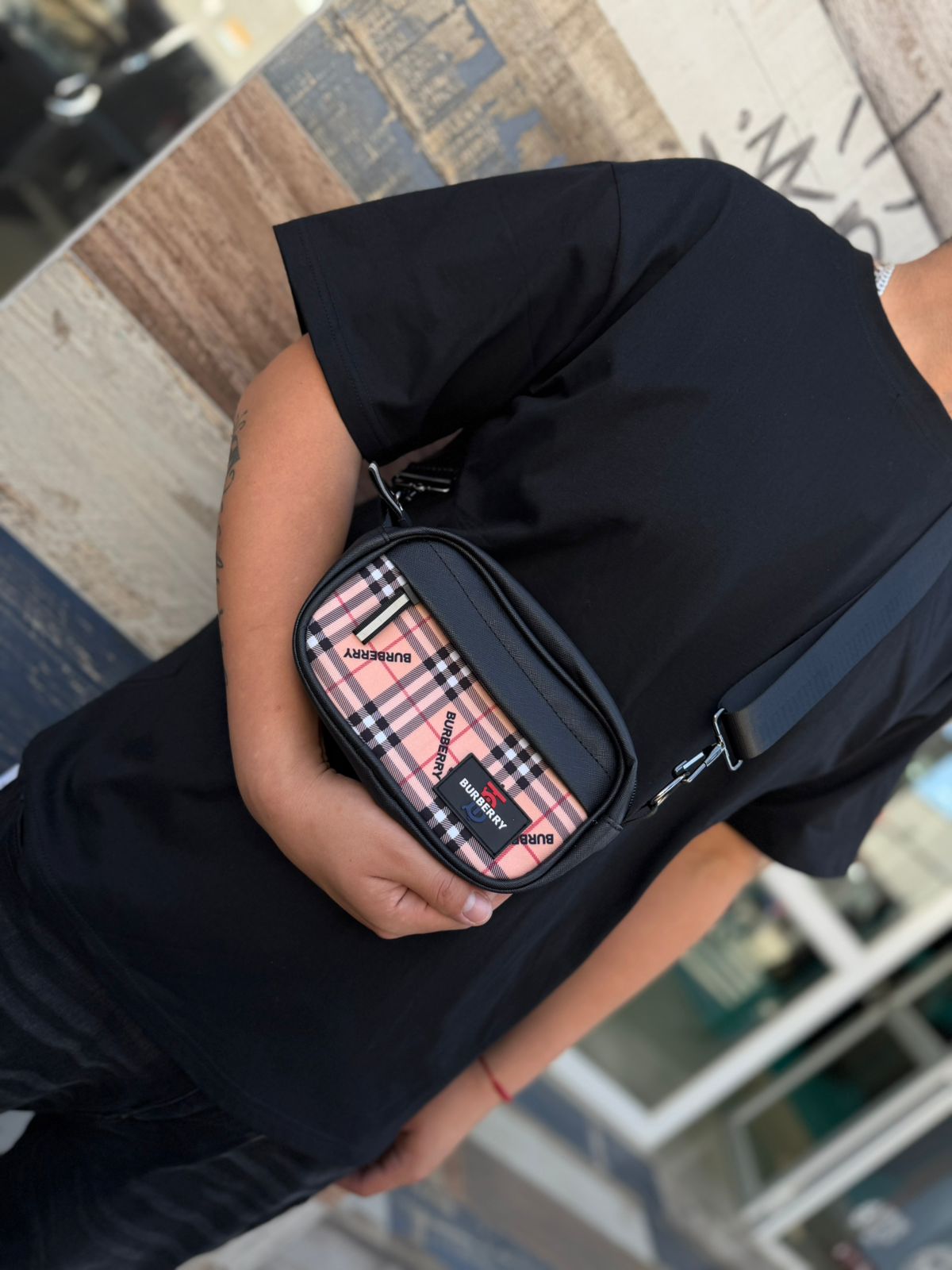 BOLSO BURBERRY BEIGE-BLACK HOMBRE PEQUE&Ntilde;O