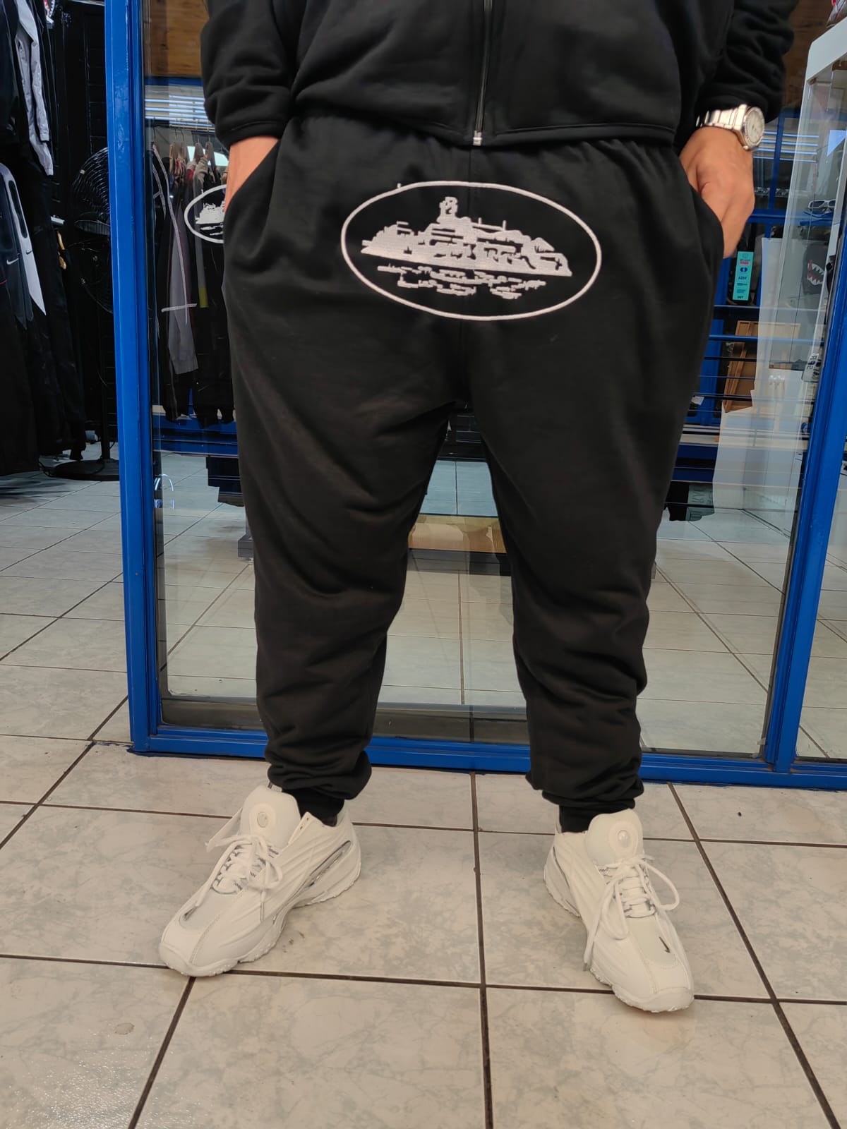 BUZO CORTEIZ BLACK UNISEX - Imagen principal