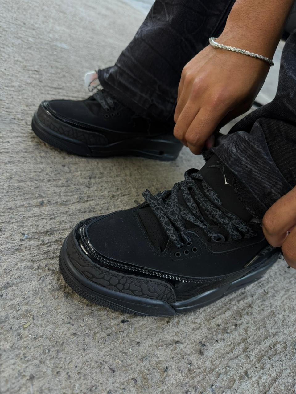 AIR JORDAN RETRO 3 BLACK CAT 